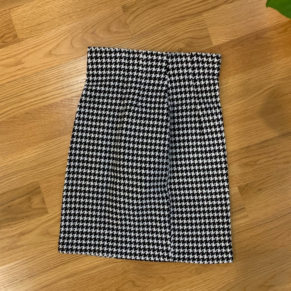 Vintage St. Michael bodycon houndstooth pencil skirt, size small-medium